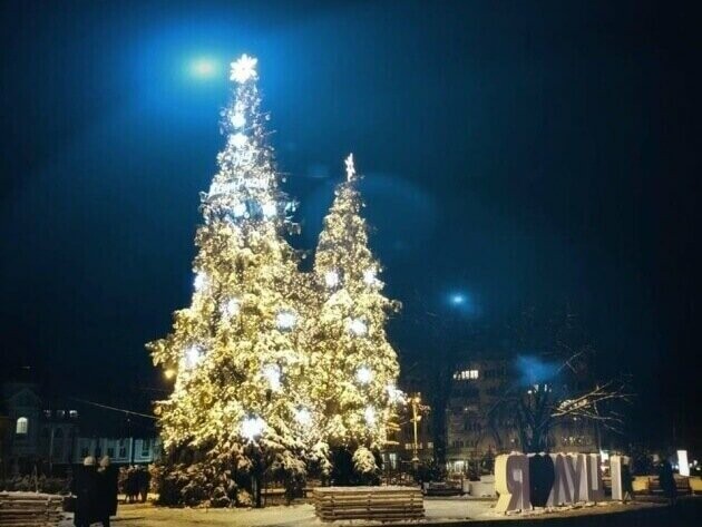 У Луцьку не будуть витрачати бюджетні гроші на прикрашання новорічних ялинок 