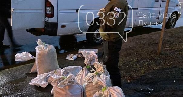 На Волині На Волині вилучили майже 200 кілограмів контрабан..., фото-1 На Волині На Волині вилучили майже 200 кілограмів контрабандного бурштину, фото-1