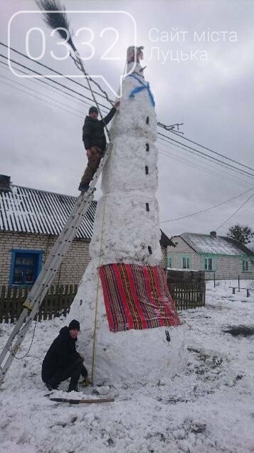 На Волині зліпили семиметрового сніговика, фото-2