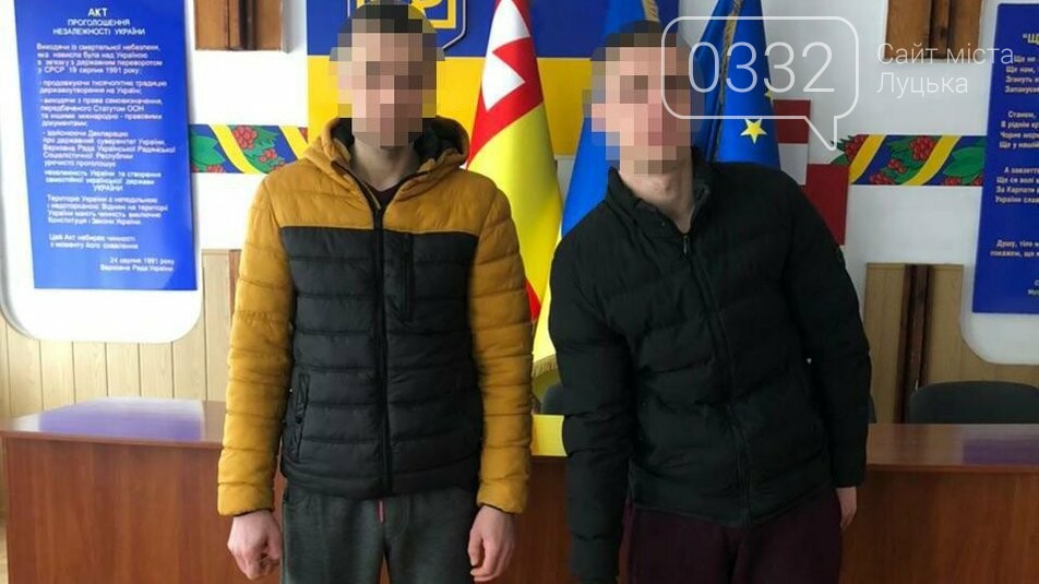 У Луцьку знайшли поцуплену скульптуру кликуна та двох крадіїв, фото-2