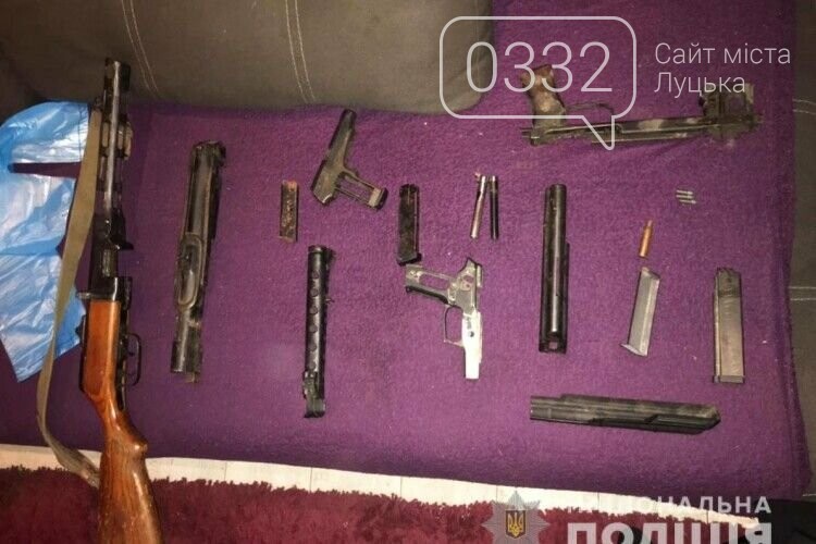 Гвинтівка, пістолет-кулемет, набої: у жителя Луцька вилучили зброю та боєприпаси, фото-1