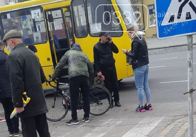 У Луцьку маршрутка збила пішохода на переході (відео), фото-1