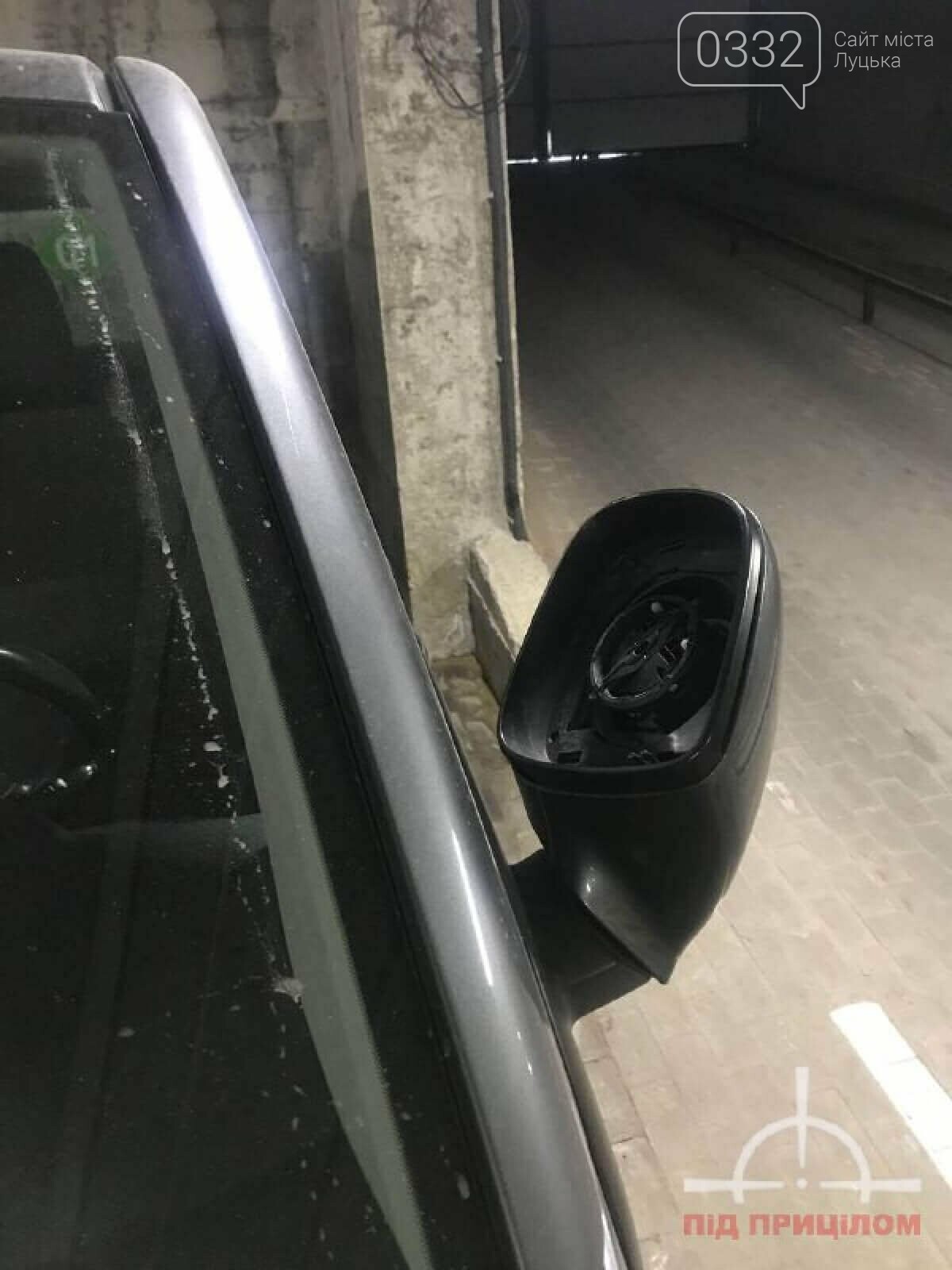 У луцькій новобудові вандал потрощив автівки: порушника забрала поліція, фото-5