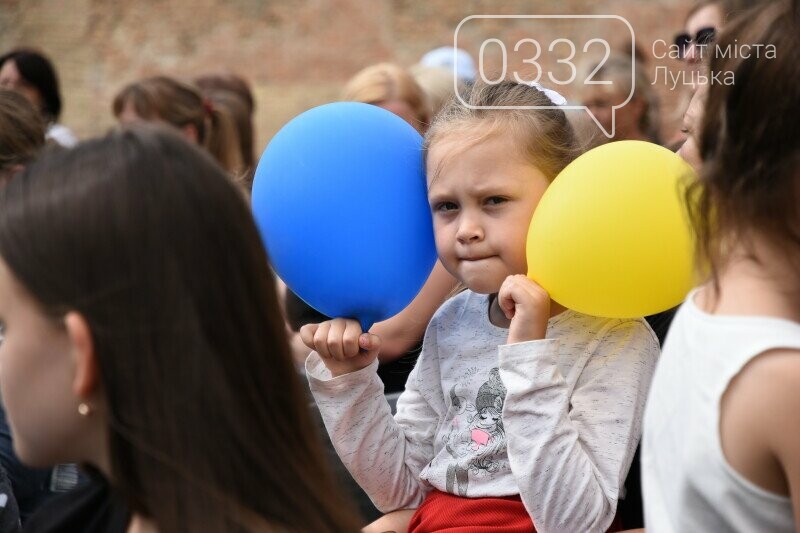 СКОРО ДО ШКОЛИ: У ЛУЦЬКУ ОРГАНІЗУВАЛИ БЛАГОДІЙНУ АКЦІЮ ДЛЯ ДІТЕЙ, фото-16