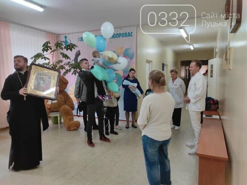 Син відомого протоієрея з Луцька став тисячним малюком у пологовому будинку, фото-2