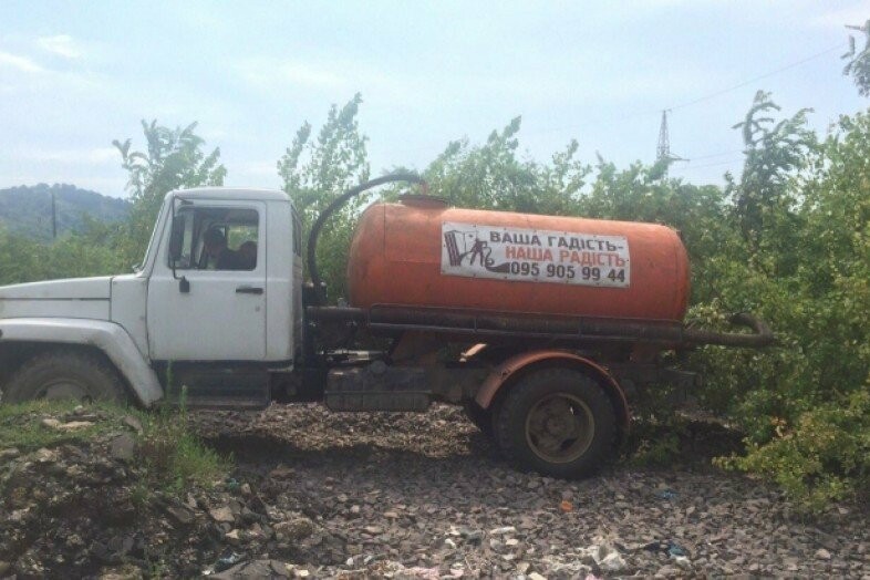 Нечистоты и навозник откачает какавозик картинка