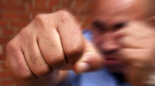 Волинянин через ревнощі ледь не вбив свою дружину