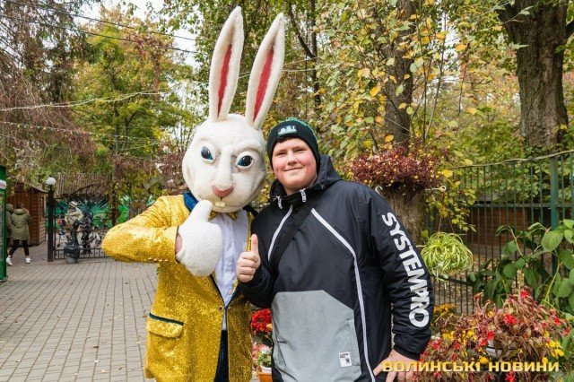 ШІСТЬ ТОНН ГАРБУЗА ТА ДВА ТИЖНІ ПІДГОТОВКИ: У ЛУЦЬКОМУ ЗООПАРКУ – СВЯТО. ФОТОРЕПОРТАЖ