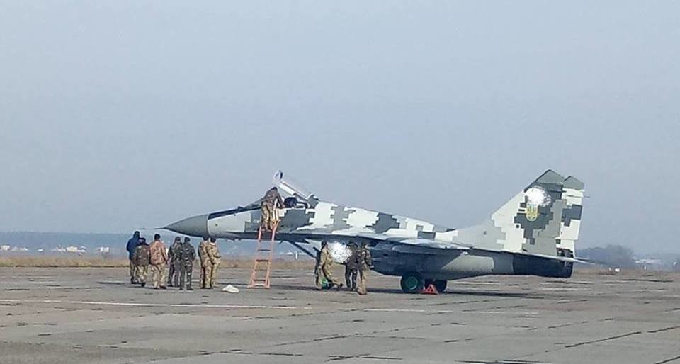 На аеродромі Луцька приземлився винищувач На аеродромі Луцька приземлився винищувач, Мирослава Бицька