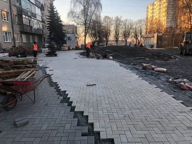 Триває ремонт центрального скверу Луцька Триває ремонт центрального скверу Луцька, Мирослава Бицька